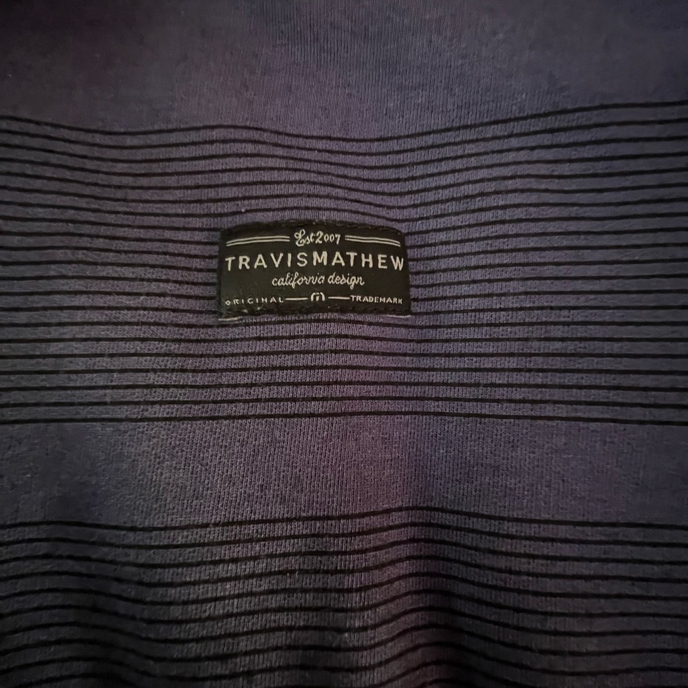 Travis Mathew’s golf pullover lightweight jacket - Picture 2 of 7